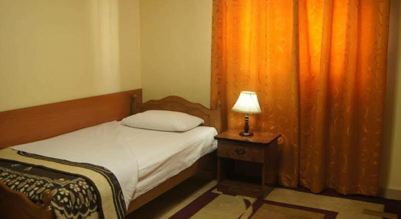 Bristol Hotel Tirana Exterior foto
